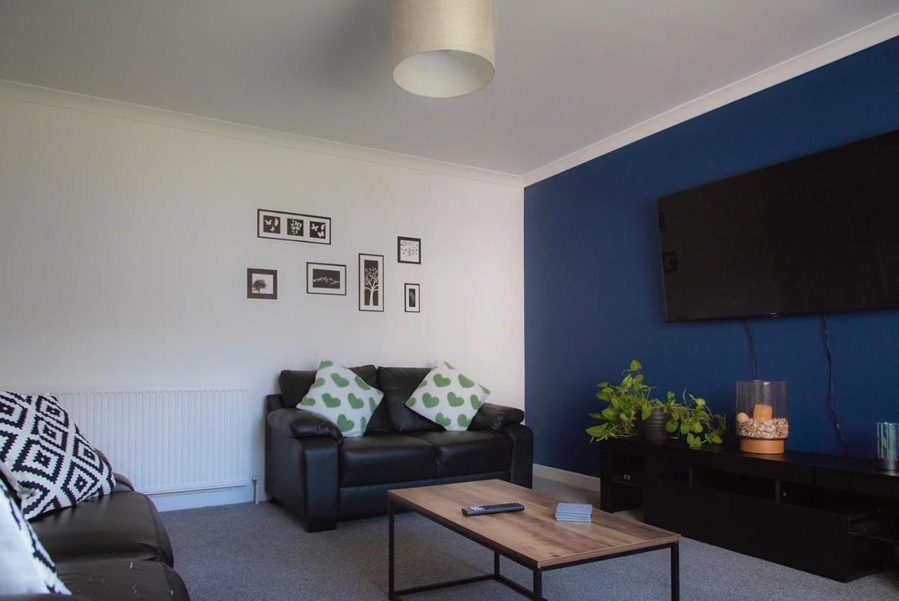 Dumfries Apartment *